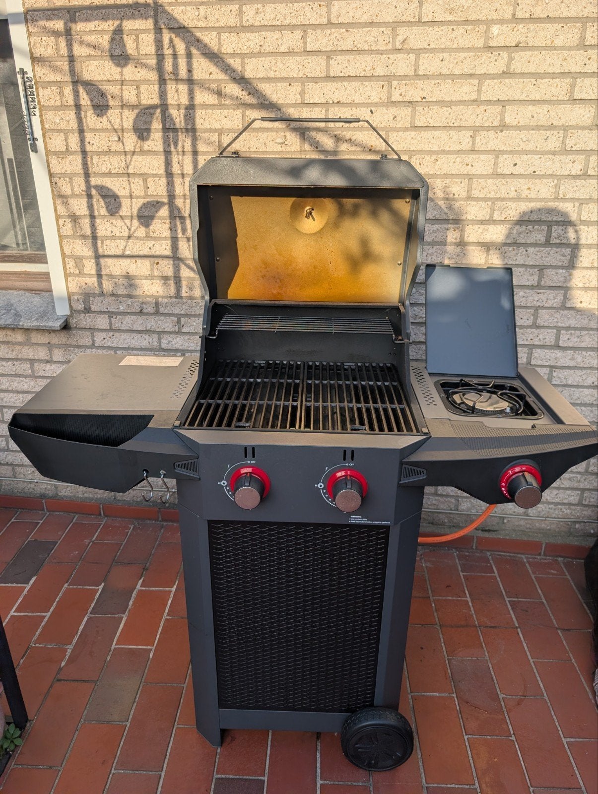 Teneker Gasbarbecue met zijbrander en hoes, Ophalen, Gebruikt, Teneker