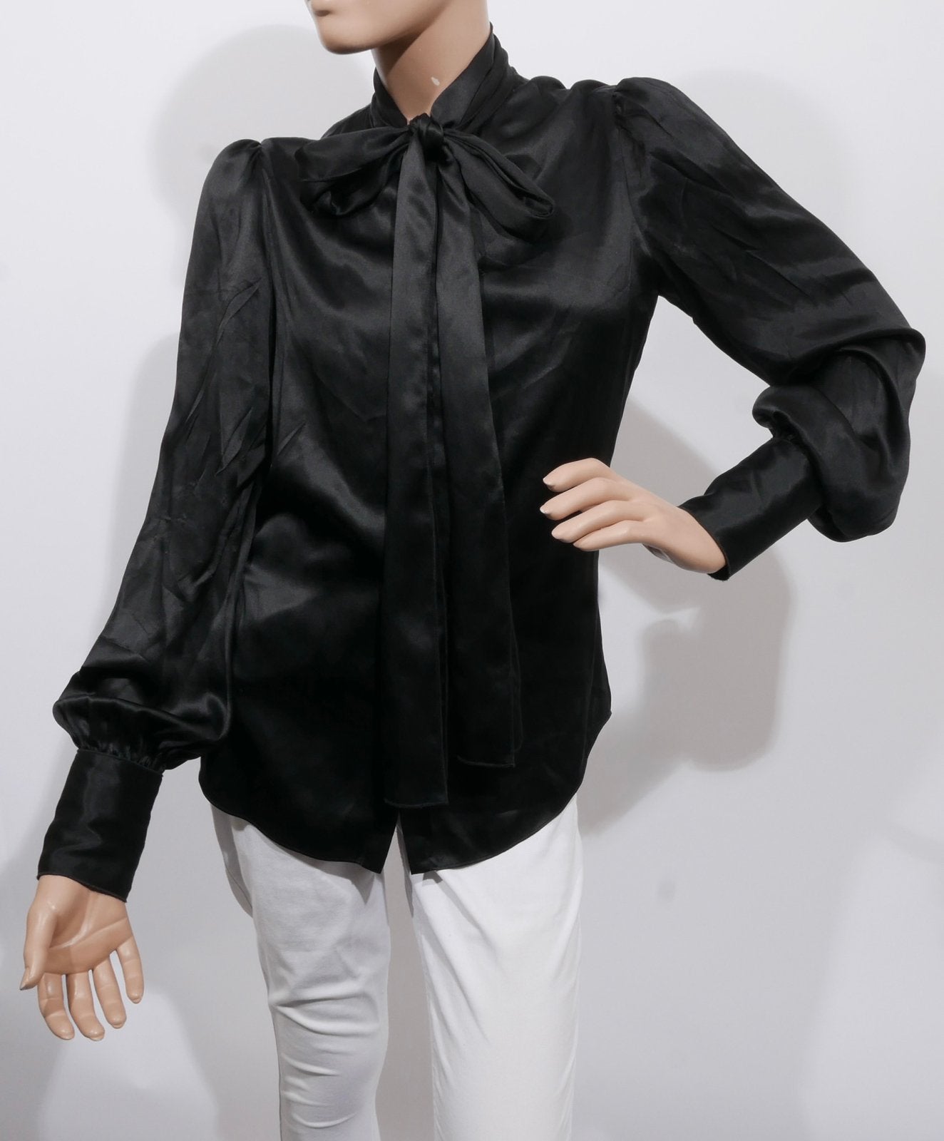 D&G zwarte 100% zijde strikblouse maat It 42/ Nl 38 ZGAN, Ophalen of Verzenden, Zo goed als nieuw, Maat 38/40 (M), Zwart