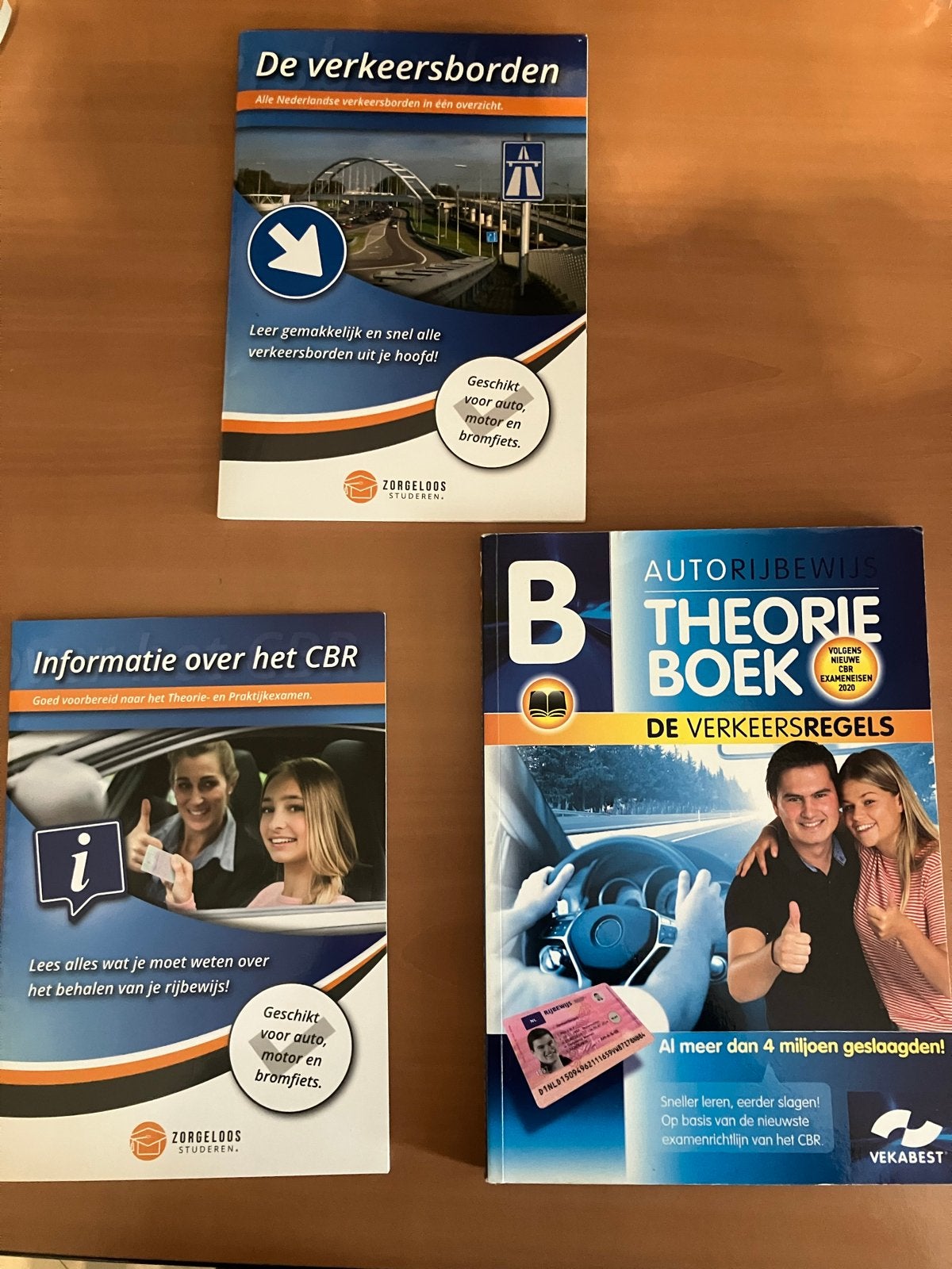 Rijbewijs B theorieboeken set - Verkeersborden, CBR info, Boeken, Ophalen of Verzenden, Zo goed als nieuw, Overige niveaus