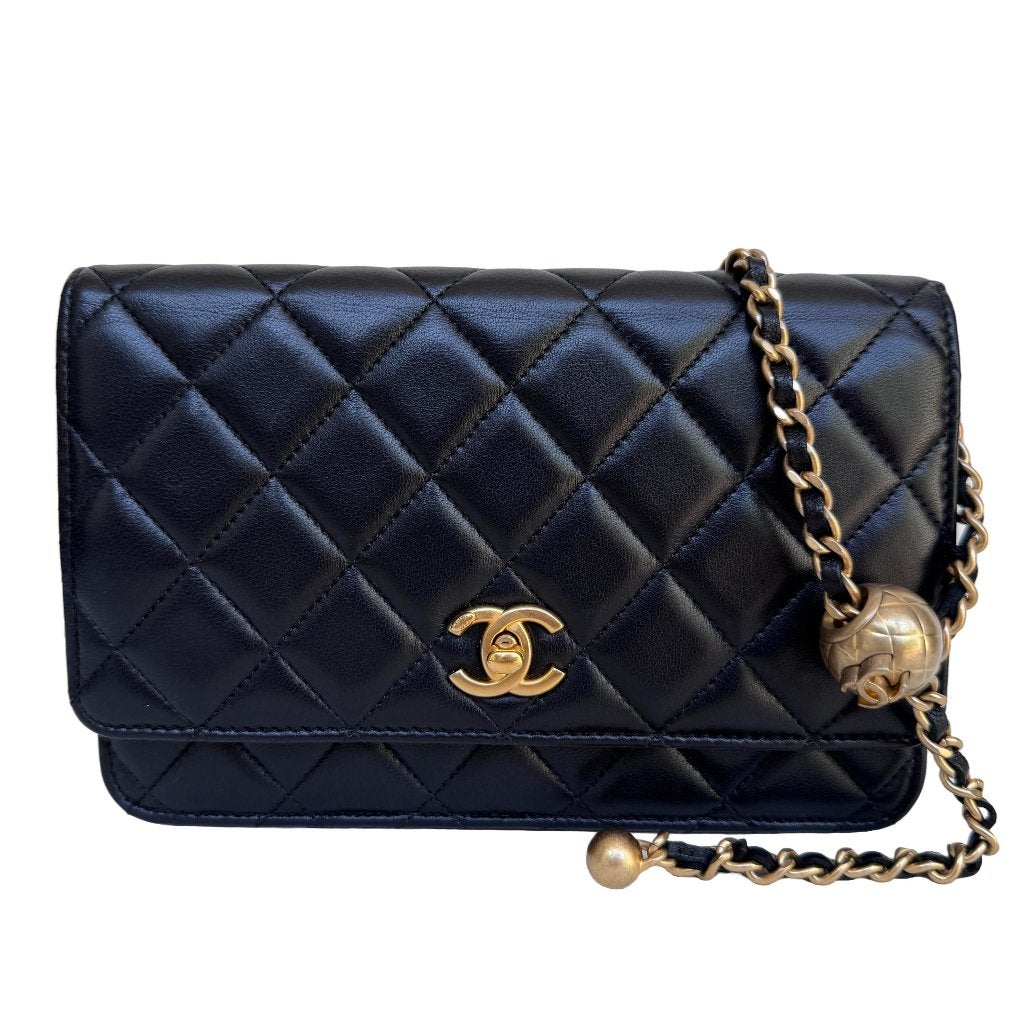Chanel coco pearl crush woc wallet on chain lamsleer tas ghw