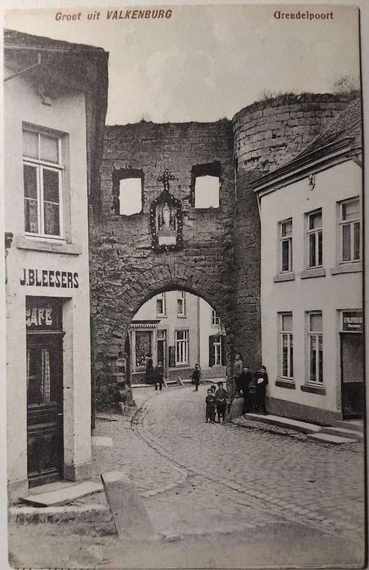 Valkenburg Grendelpoort 1909 - Café J. Bleesers, Ophalen of Verzenden, Voor 1920, Gelopen, Limburg