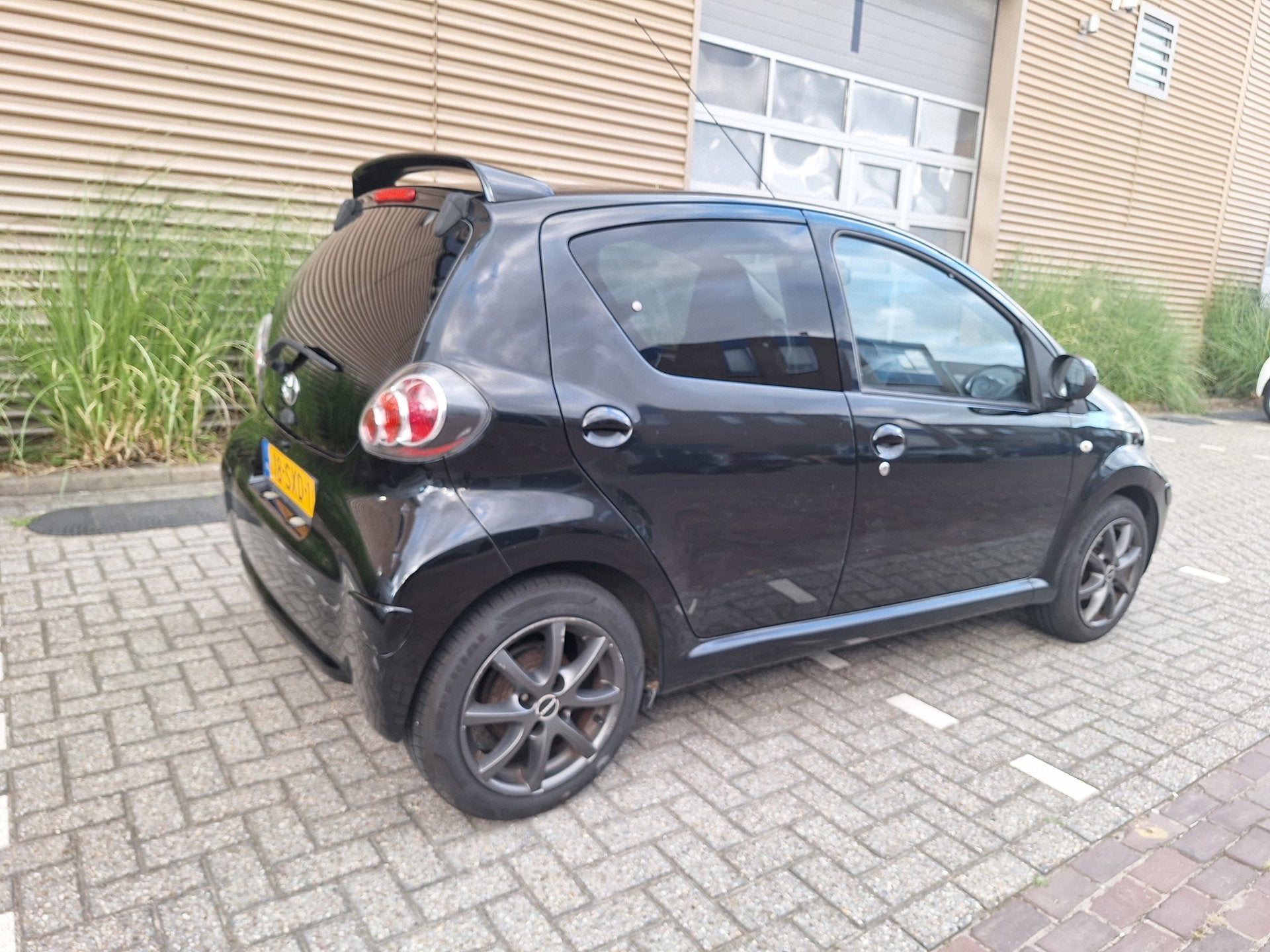 Toyota Aygo | 1.0-12V Dynamic Navigator | Airco | Navigatie, Auto's, Voorwielaandrijving, Euro 5, 4 stoelen, Origineel Nederlands