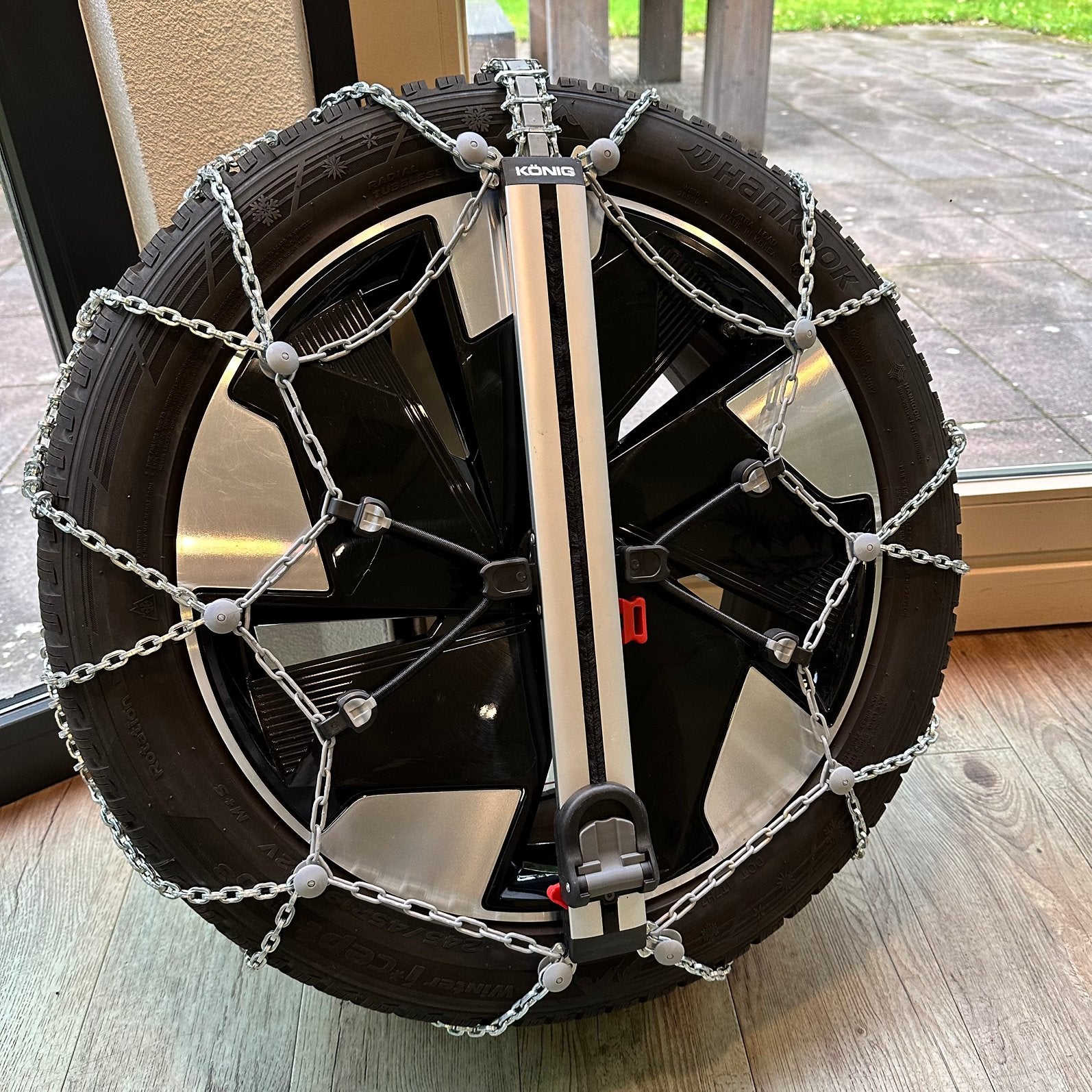 Luxe sneeuwkettingen König Easy-Fit SUV voor oa 245/45R19, Ophalen, Zo goed als nieuw