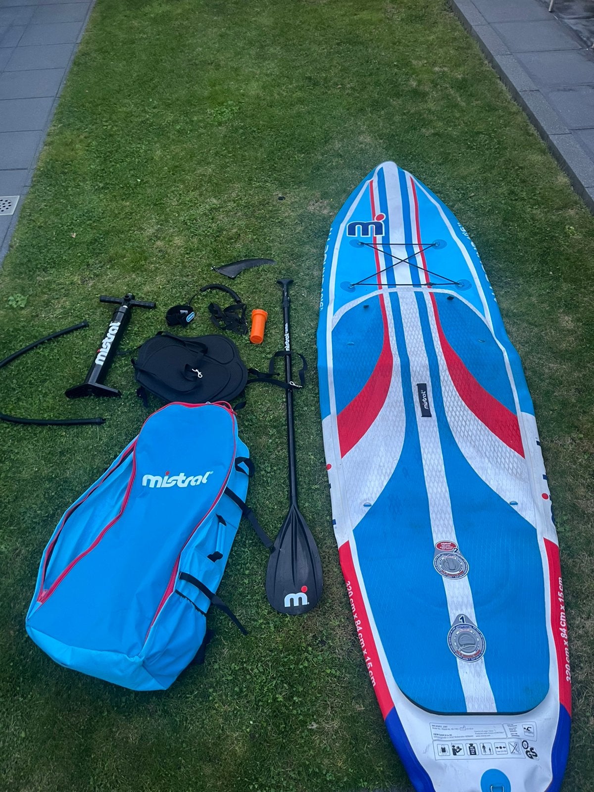 Mistral sup (hellemaal compleet), Watersport en Boten, Ophalen, Zo goed als nieuw, SUP-boards