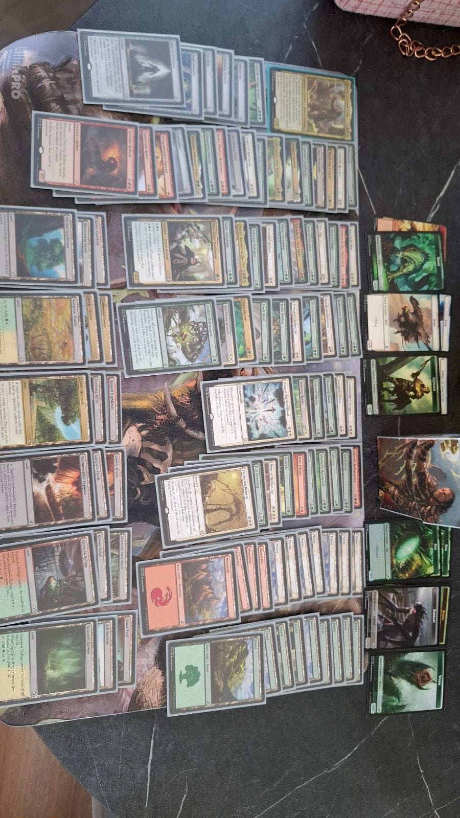 Magic the Gathering primal genesis precon met accessoires., Hobby en Vrije tijd, Verzamelkaartspellen | Magic the Gathering, Zo goed als nieuw