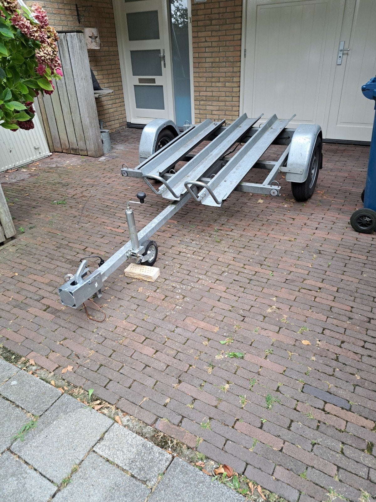 motor / bromfiets trailer / aanhanger te huur., Ophalen