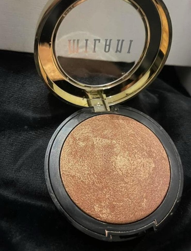 New Milani Baked Bronzer, Bruin, Gehele gezicht, Ophalen of Verzenden, Zo goed als nieuw
