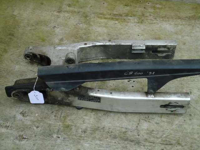 CB600F 1998 - 1999, 2000 - 2002 Honda Achterbrug D1-10062