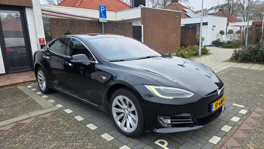 Tesla Model S 2018 Zwart, Auto's, Tesla, Zwart, Parkeerassistent, Leder en Stof, Zwart