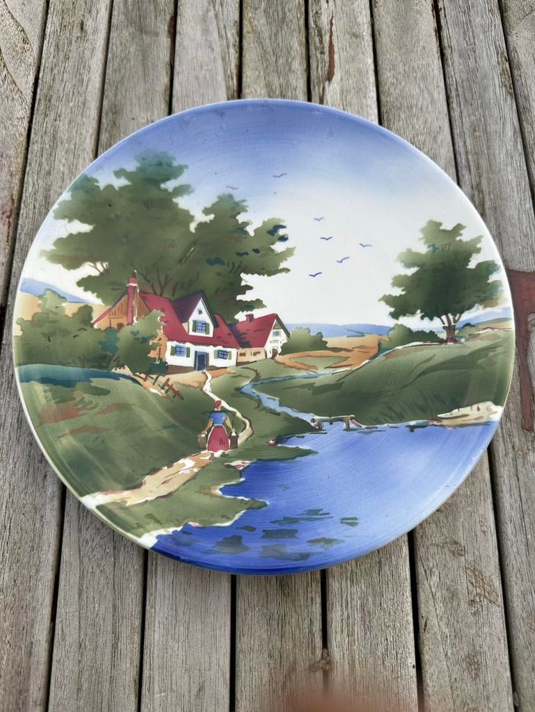 Wandbord met water, boerderij en meisje met emmers water, Ophalen of Verzenden