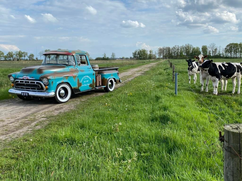 Foto 20 van Chevrolet Apache trouwauto huren . Pick up Oltimer te huur