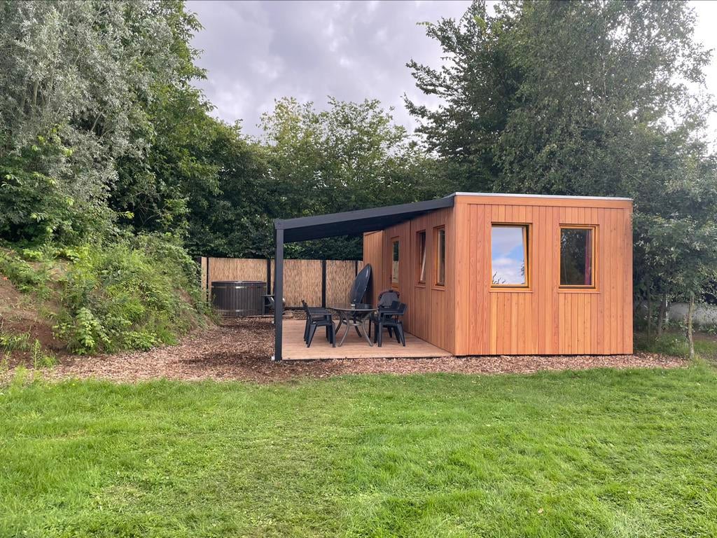Houtenhuisje aan de rand van het bos met hottub Vakantiehuis, Vakantie, Vakantiehuizen | Nederland, In bos, Internet, Landelijk
