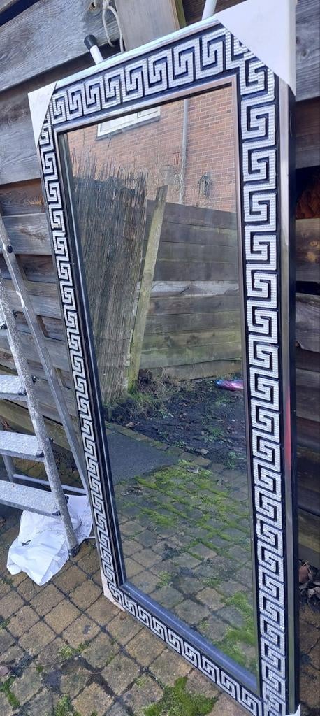 Stijlvolle rechthoekige grote spiegel met decoratieve rand, Ophalen, Zo goed als nieuw, 75 tot 100 cm, 150 tot 200 cm