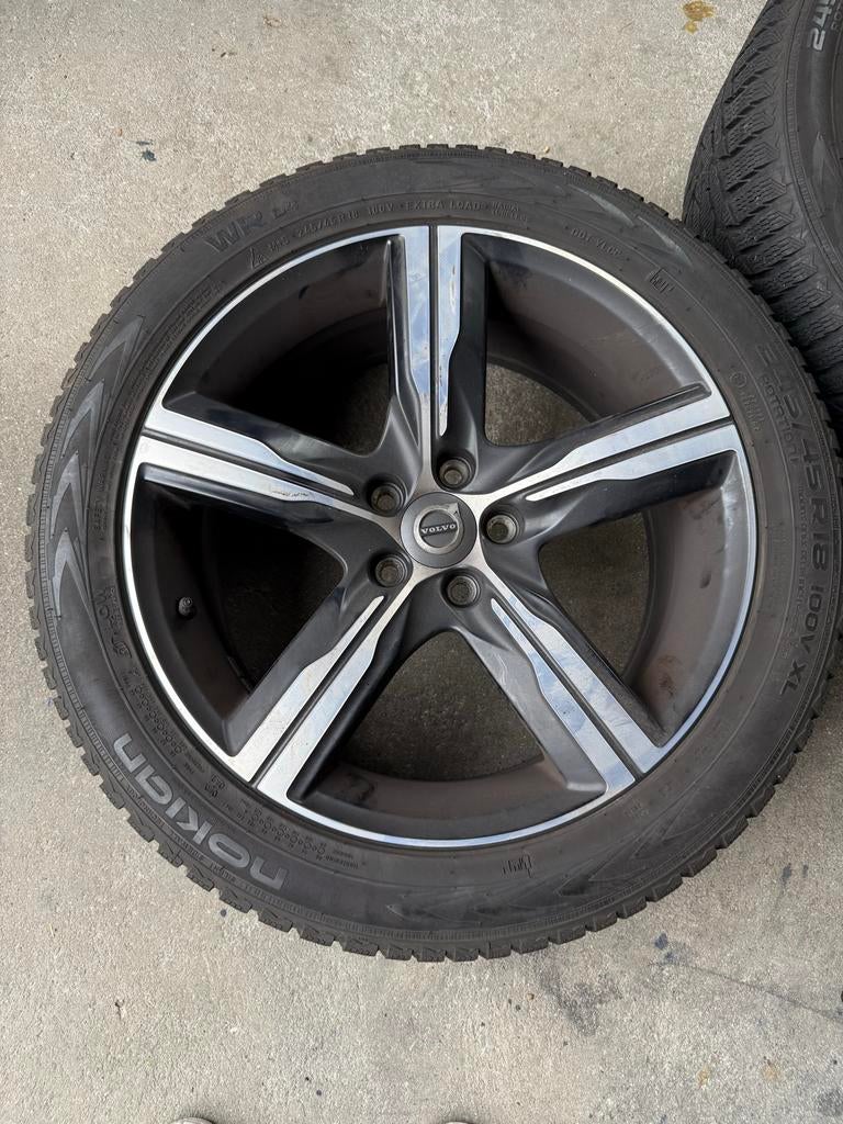 Volvo Design Winterbanden Set (van een S90), Auto-onderdelen, Banden en Velgen, Ophalen, 18 inch, Banden en Velgen, Winterbanden