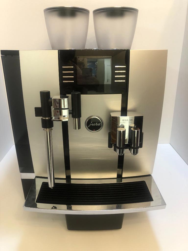 Jura GIGA X9 , Zo goed als nieuw! Incl. Garantie!, Gemalen koffie, Gebruikt, Koffiemachine, Ophalen of Verzenden