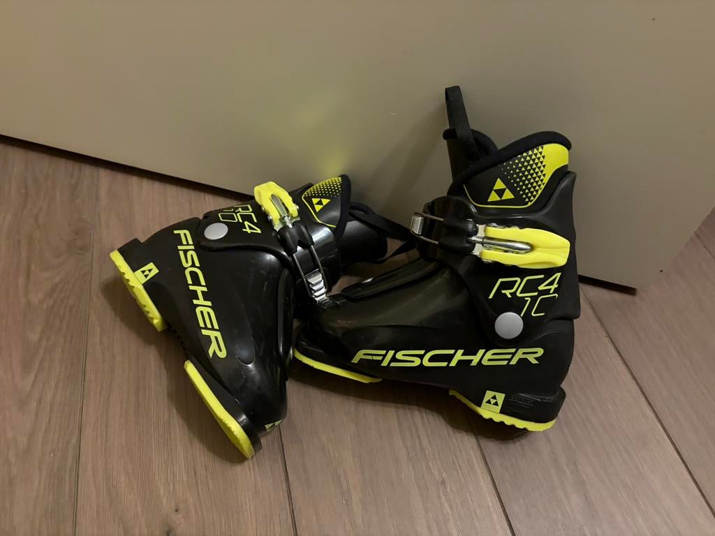 Fischer RC4 junior ski schoen maat 27,5 MP17.5, Sport en Fitness, Fischer, 100 tot 140 cm, Schoenen, Ophalen of Verzenden