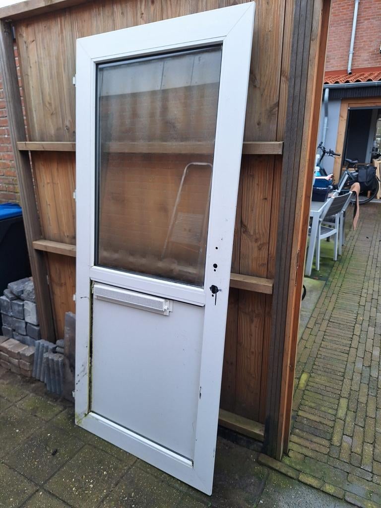 Kunststof buitendeur met glas, Doe-het-zelf en Verbouw, Deuren en Horren, Ophalen, Gebruikt, 80 tot 100 cm, Buitendeur