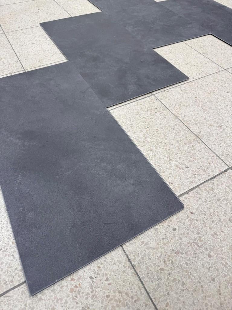 RESTPARTIJ!!! PVC KLIK tegel look 90 m2 !!!, Huis en Inrichting, Stoffering | Vloerbedekking, Ophalen, 75 m² of meer, Overige typen