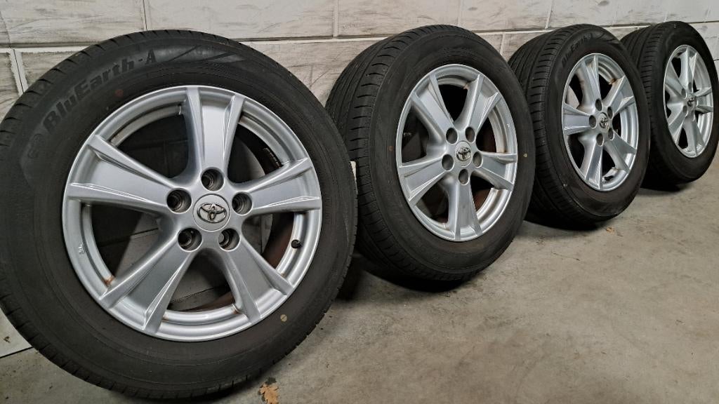 Lichtmetalen velgen Toyota Verso Corolla Avensis 205/60/16, Auto-onderdelen, Banden en Velgen, Gebruikt, 16 inch, Banden en Velgen