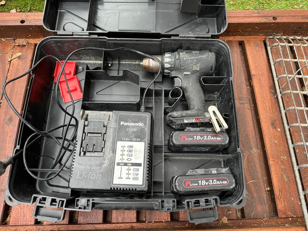 Panasonic Schroefmachine met Accu's en Lader, Gebruikt, Variabele snelheid, Ophalen of Verzenden, Boor- en Schroefmachine