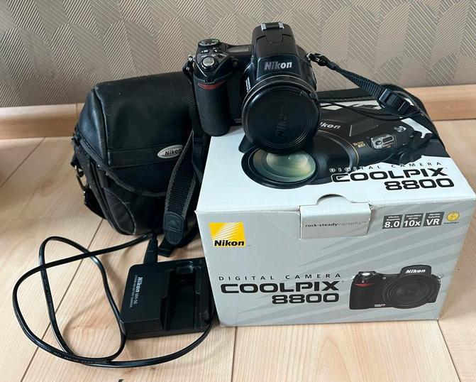 Nikon Coolpix 8800 VR Digitale Camera, Gebruikt, Compact, 8 Megapixel, Ophalen of Verzenden