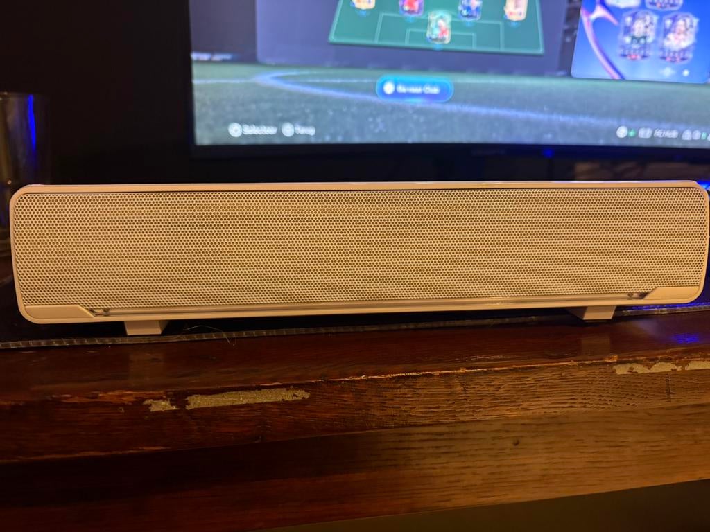 Witte soundbar / speaker met USB-aansluiting, Ophalen of Verzenden, Zo goed als nieuw