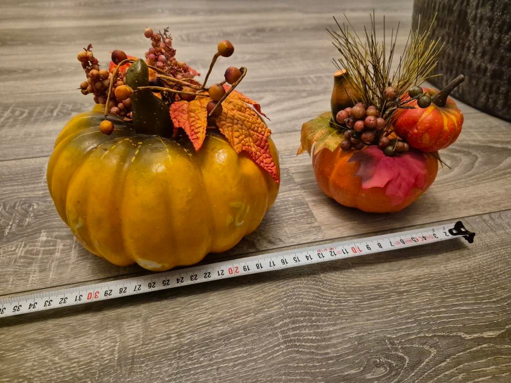 2 Decoratieve plastic pompoenen, Kunststof, Groen, Ophalen of Verzenden, Zo goed als nieuw