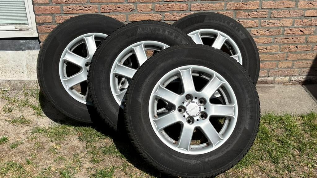 Winterbanden met lichtmetalen velgen 205/65 R15 – 5x114.3, Auto-onderdelen, Banden en Velgen, Ophalen, Gebruikt, 15 inch, Banden en Velgen
