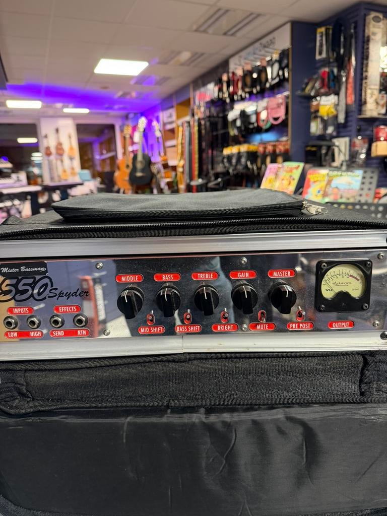 Ashdown Spyder 550 basversterker head + softcase, Muziek en Instrumenten, Versterkers | Bas en Gitaar, Gebruikt, Ophalen