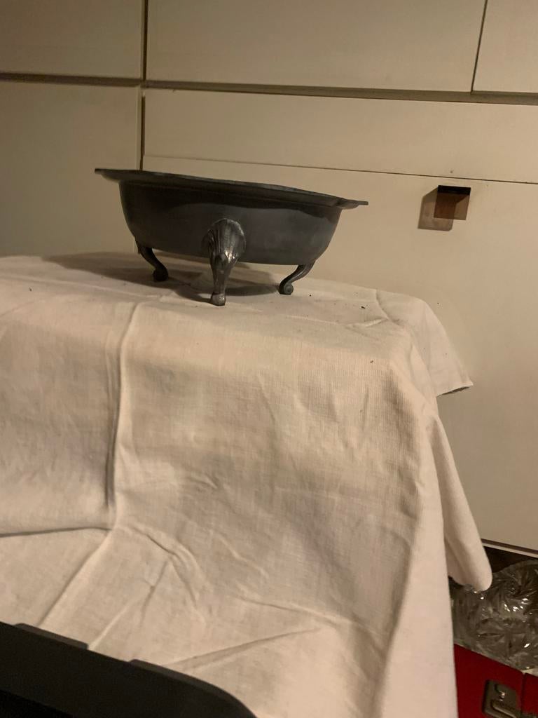 Antiek metalen badje / schaal op pootjes, Antiek en Kunst, Verzenden