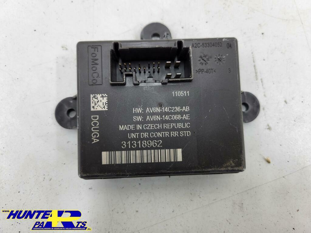 Centraledeurvergrendelingmodule Volvo S60 ('10-'17) 31318962, Ophalen of Verzenden, Gebruikt