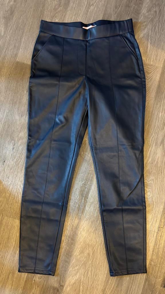 Blauwe leerlook broek Studio Anneloes, Blauw, Ophalen of Verzenden, Zo goed als nieuw, Maat 36 (S)
