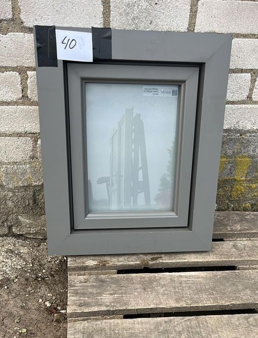 (40) Nieuw draai raam voor bijv. toilet, incl mistglas, Ophalen, Minder dan 75 cm, Raamkozijn, Minder dan 75 cm
