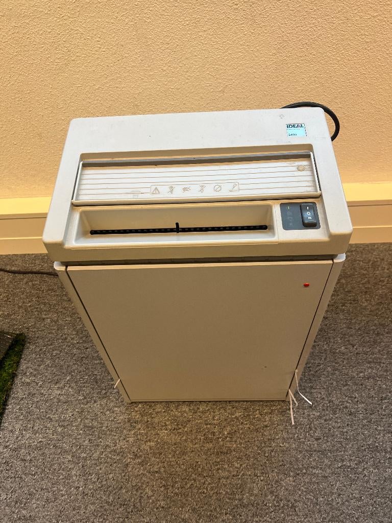 Ideal Papierversnipperaar /papiervernietiger 37x22xH57cm,1st, Verzenden, Gebruikt