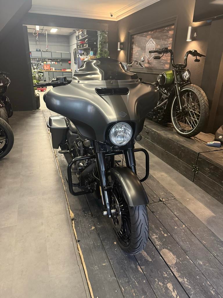 Foto 8 van Harley Davidson Street Glide Special - streetglide-Topstaat!