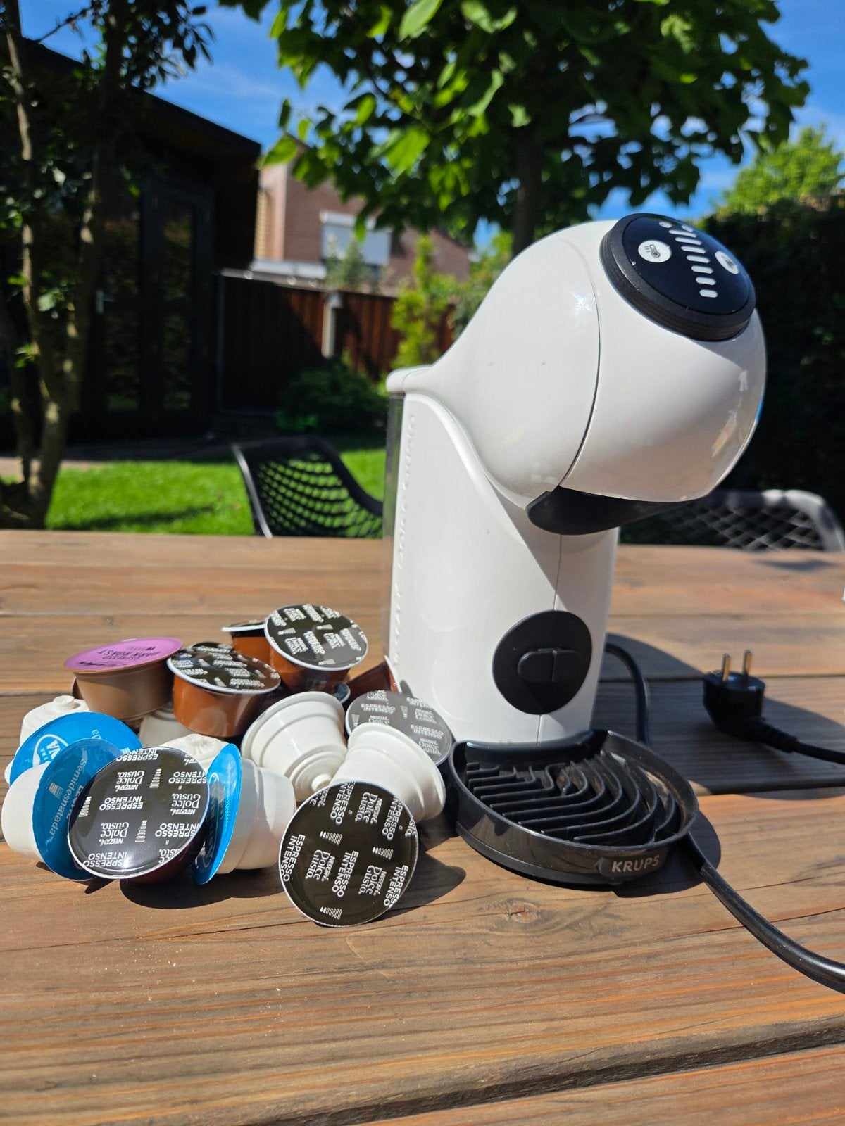 Koffiezetapparaat Dolce Gusto Genio S Basic (incl. cups), Ophalen of Verzenden, Zo goed als nieuw, Koffiemachine