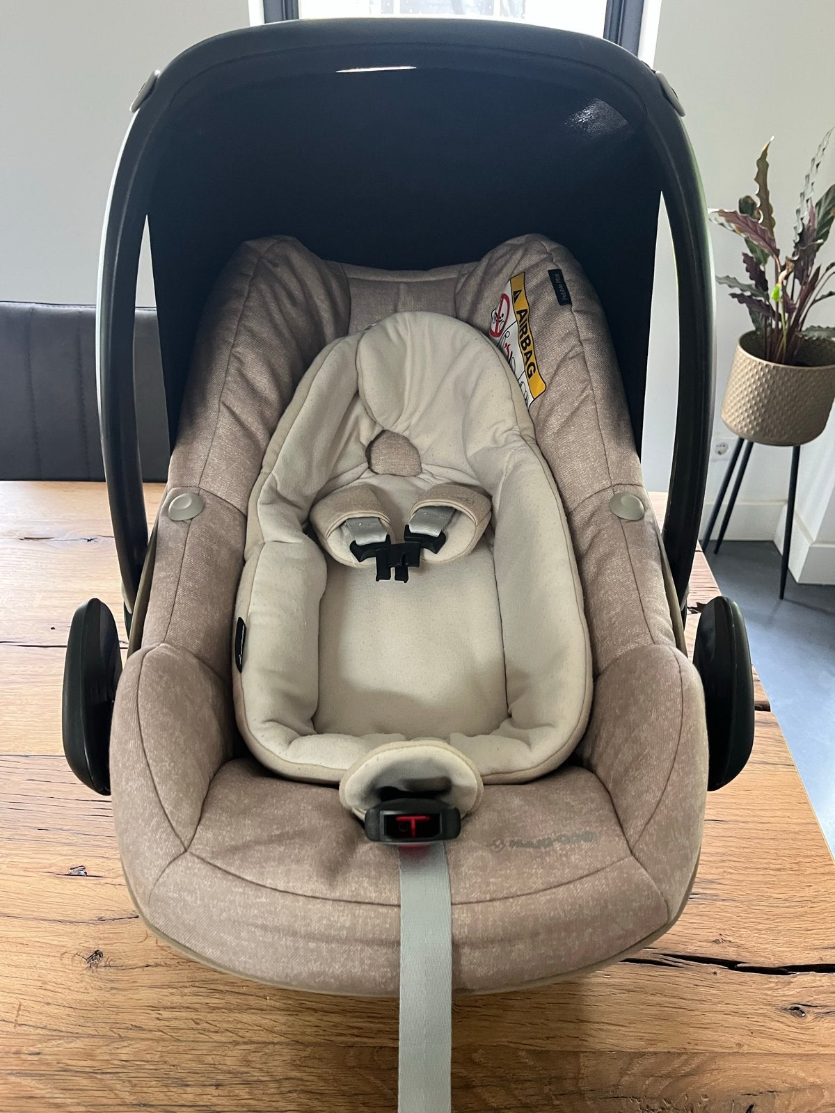 Maxi-Cosi Pebble plus  autostoel - erg goed, Autogordel of Isofix, Zo goed als nieuw, 0 t/m 13 kg, Maxi-Cosi