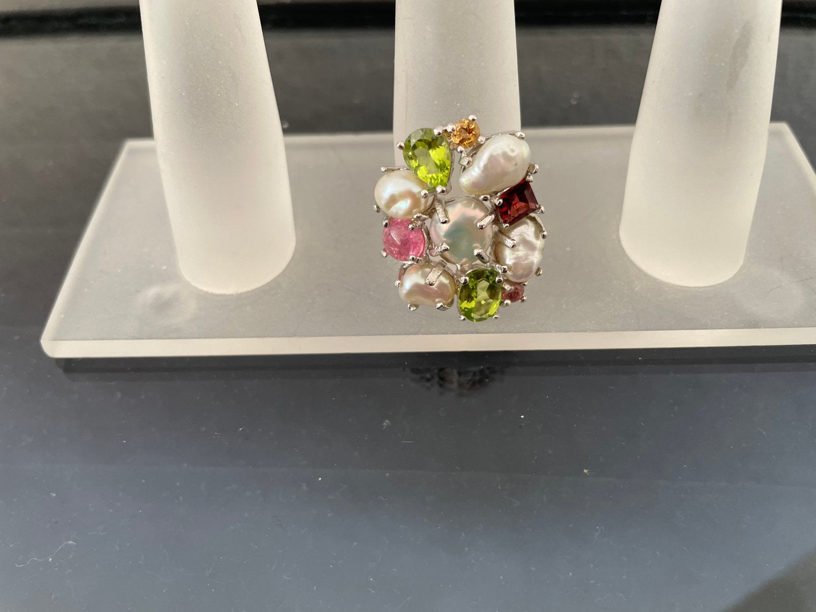 Zilveren ring met half edelstenen, Verzenden, Nieuw, 17 tot 18, Dame