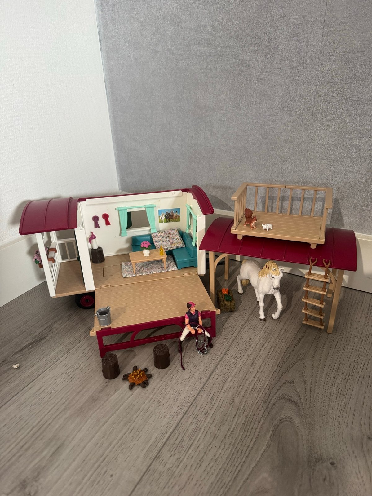 Schleich Caravan met paard en accessoires, Ophalen of Verzenden, Zo goed als nieuw, Jongen of Meisje