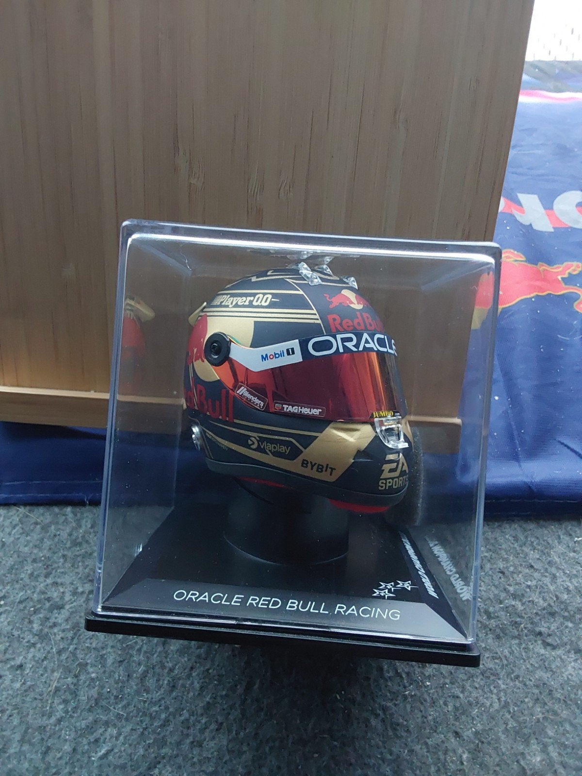 Max Verstappen helm 1:4 schaalmodel - 2023 worldkampioen, Ophalen of Verzenden, Zo goed als nieuw, Formule 1