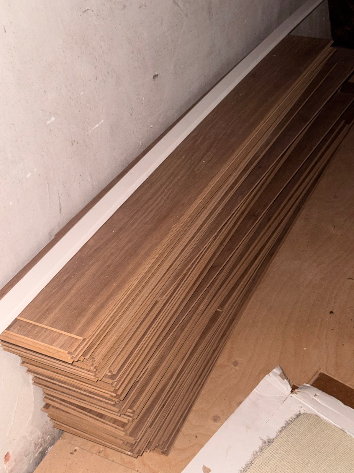 66 planken lichtbruin laminaat - moet weg!, Ophalen, Gebruikt, 5 tot 10 m², 10 tot 30 cm