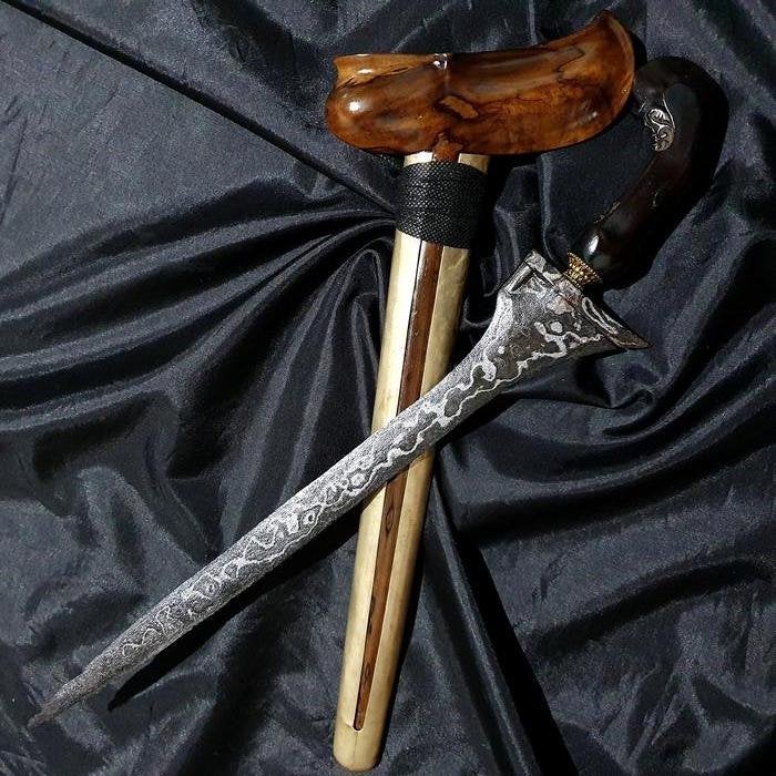 Antieke Keris Brojol Pamor Ngulit Semangka Gandariras KNN10, Wapen, Verzenden, Overige materialen, Indonesië