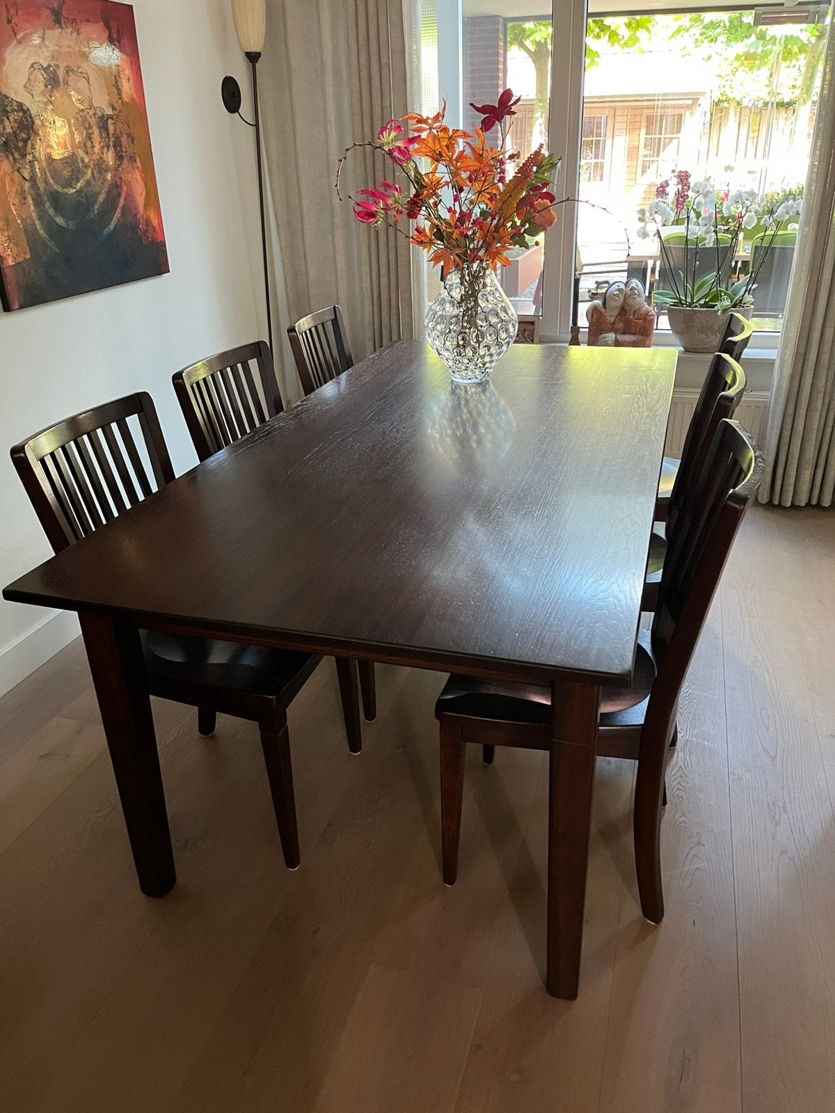 Eiken donkerbruin tafel met 6 leuke stoelen., Ophalen, Gebruikt, Strak, is tafel., 4 tot 6 stoelen