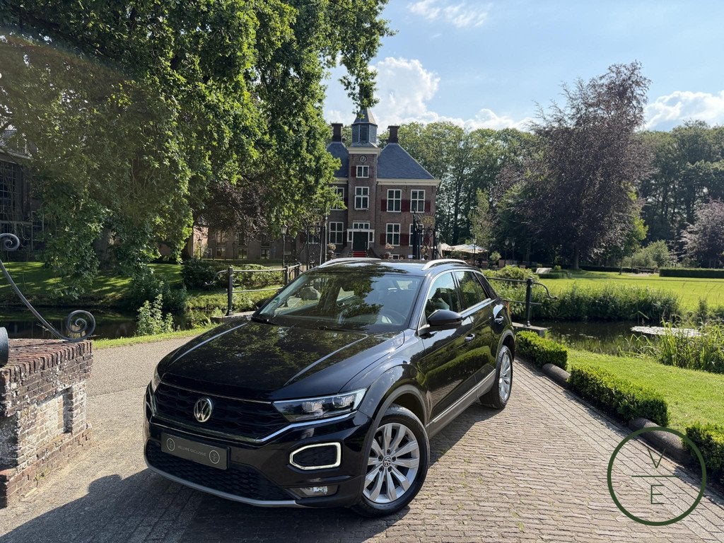 Volkswagen T-Roc 1.5 TSI Sport | Camera | Keyless | DigiDash, Stof, 4 cilinders, 150 pk, Zwart
