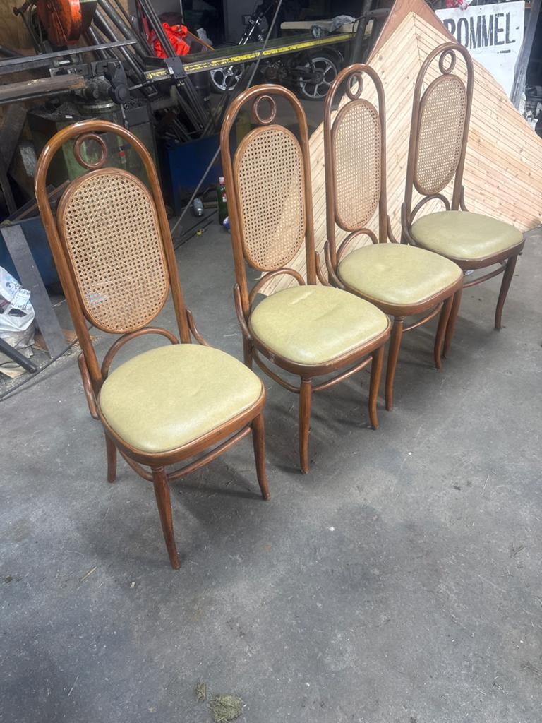 Set van 4 vintage Thonet stoelen met rotan en skai, Ophalen