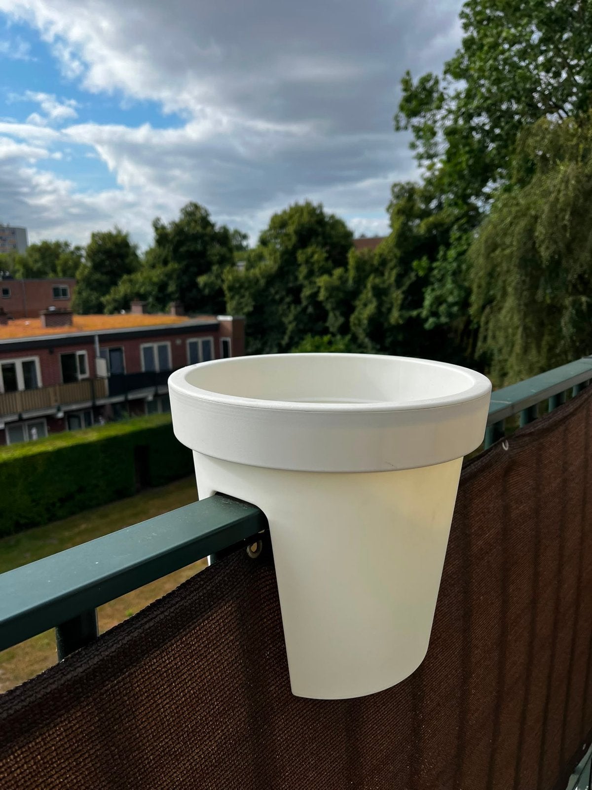 Witte Elho balkon bloempot voor reling - Zo goed als nieuw, Kunststof, Balkon, Rond, Zo goed als nieuw