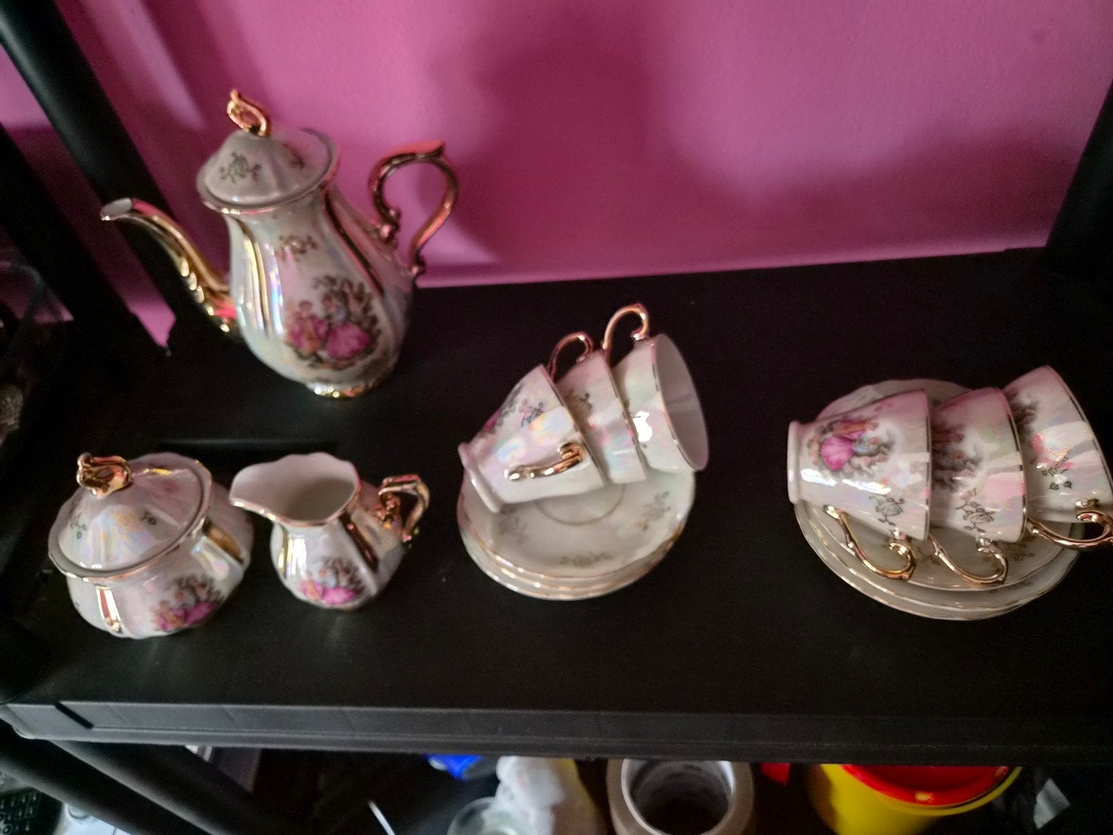 Vintage Theeservies met Gouden Rand en Romantische Scènes, Ophalen of Verzenden