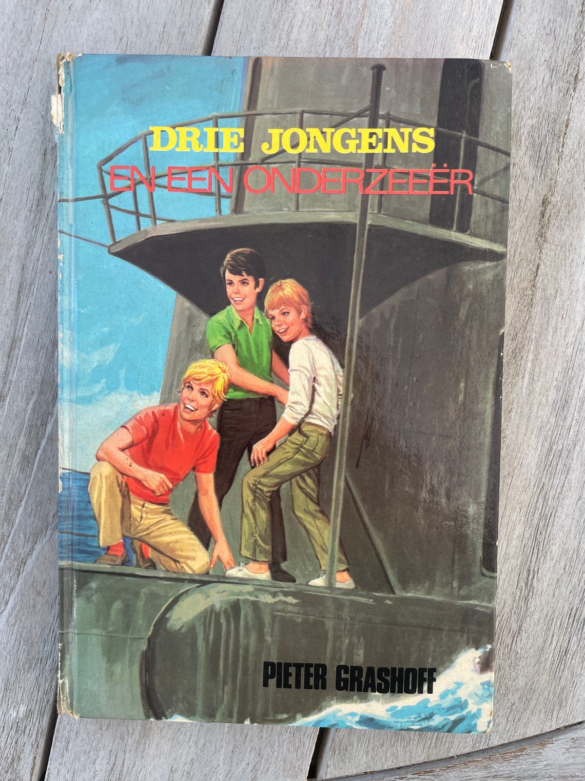 Drie Jongens en een Onderzeeer - Pieter Grashoff, Boeken, Ophalen of Verzenden, Gelezen, Fictie algemeen