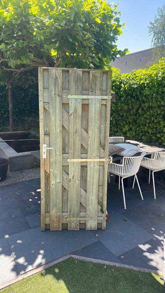 Poortdeur, Tuin en Terras, Schuttingen, 1 tot 2 meter, Minder dan 3 meter, Ophalen of Verzenden, Zo goed als nieuw