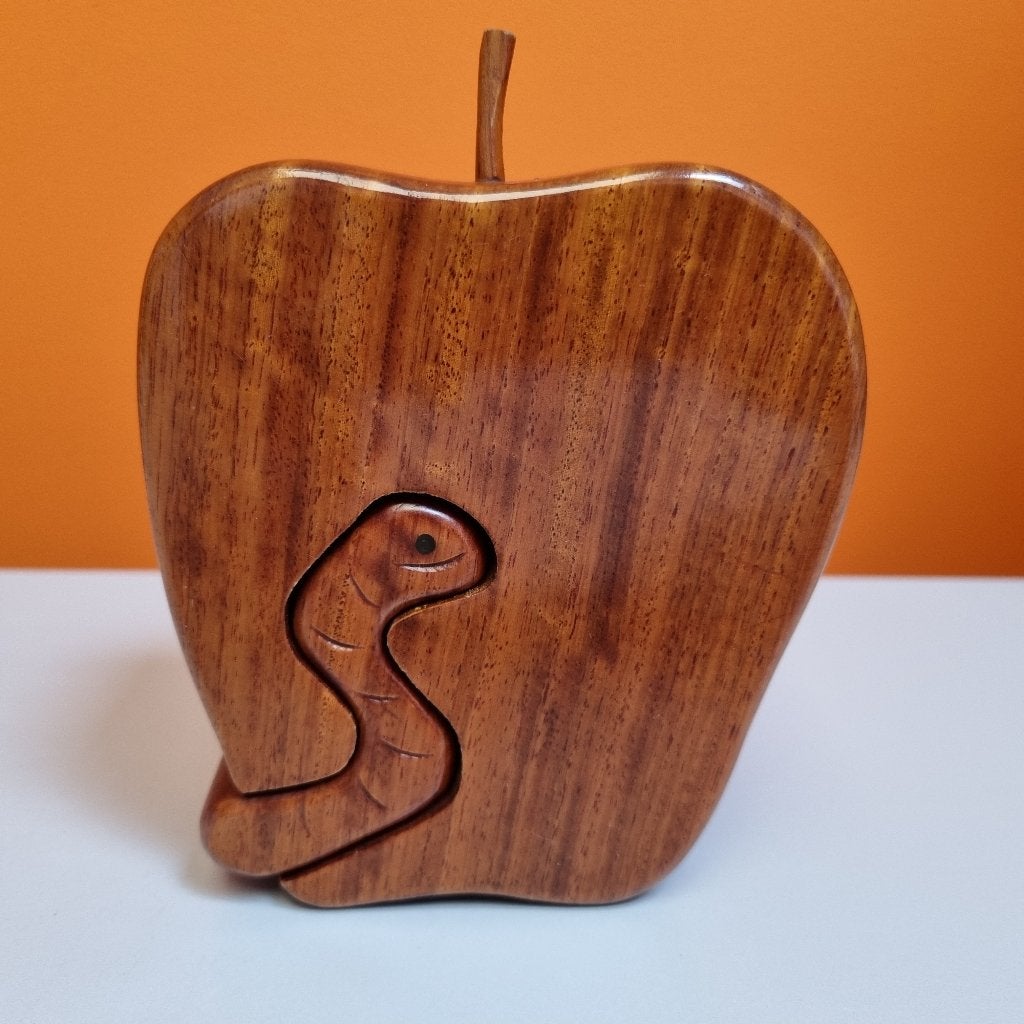 houten puzzel appel met verborgen sieradendoos, Ophalen of Verzenden, Zo goed als nieuw, Bruin